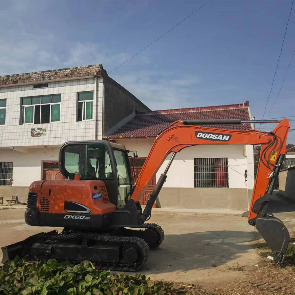 DOOSAN DX60 - Міні-екскаватор: фото 2 DOOSAN DX60 - Міні-екскаватор: фото 2