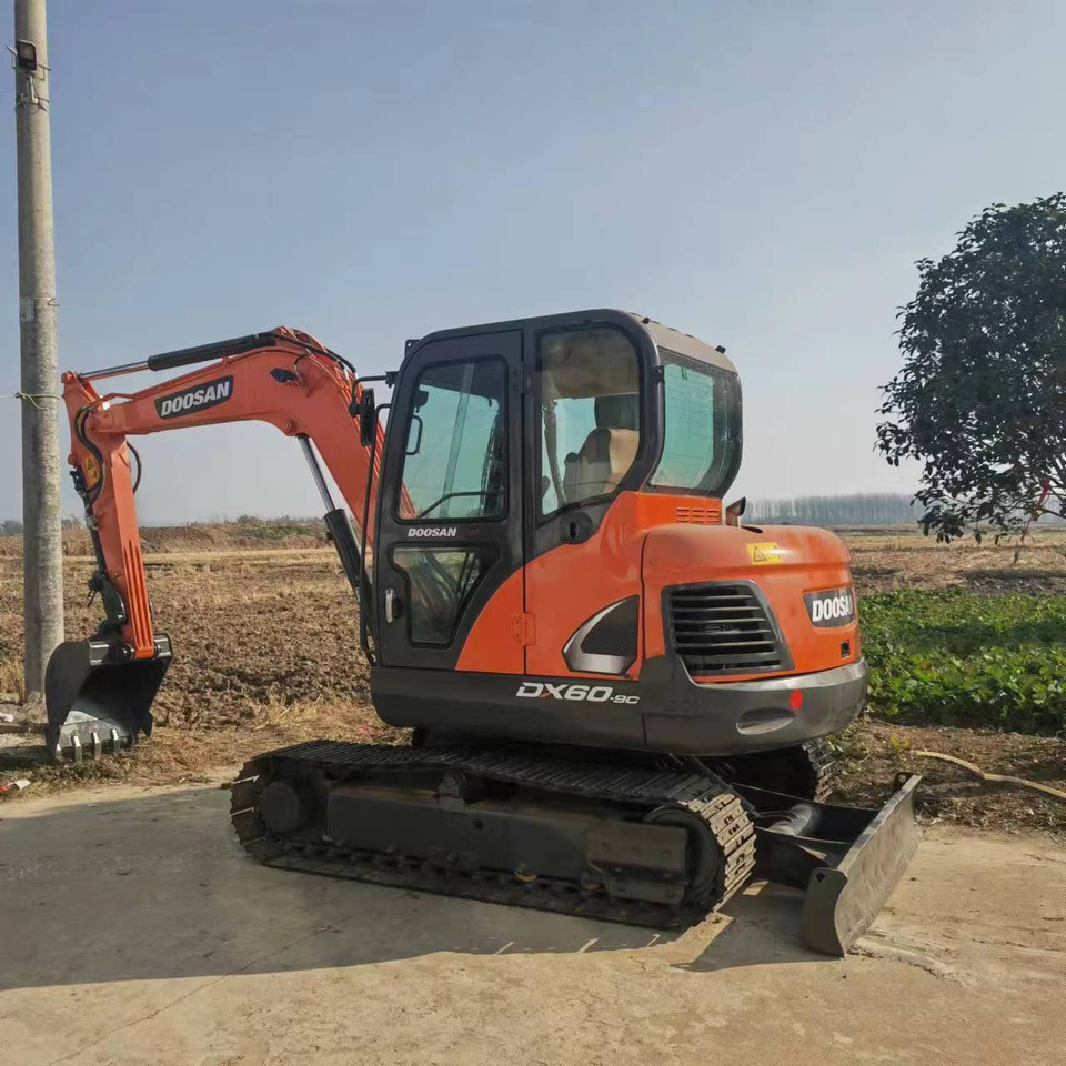 DOOSAN DX60 - Міні-екскаватор: фото 1 DOOSAN DX60 - Міні-екскаватор: фото 1