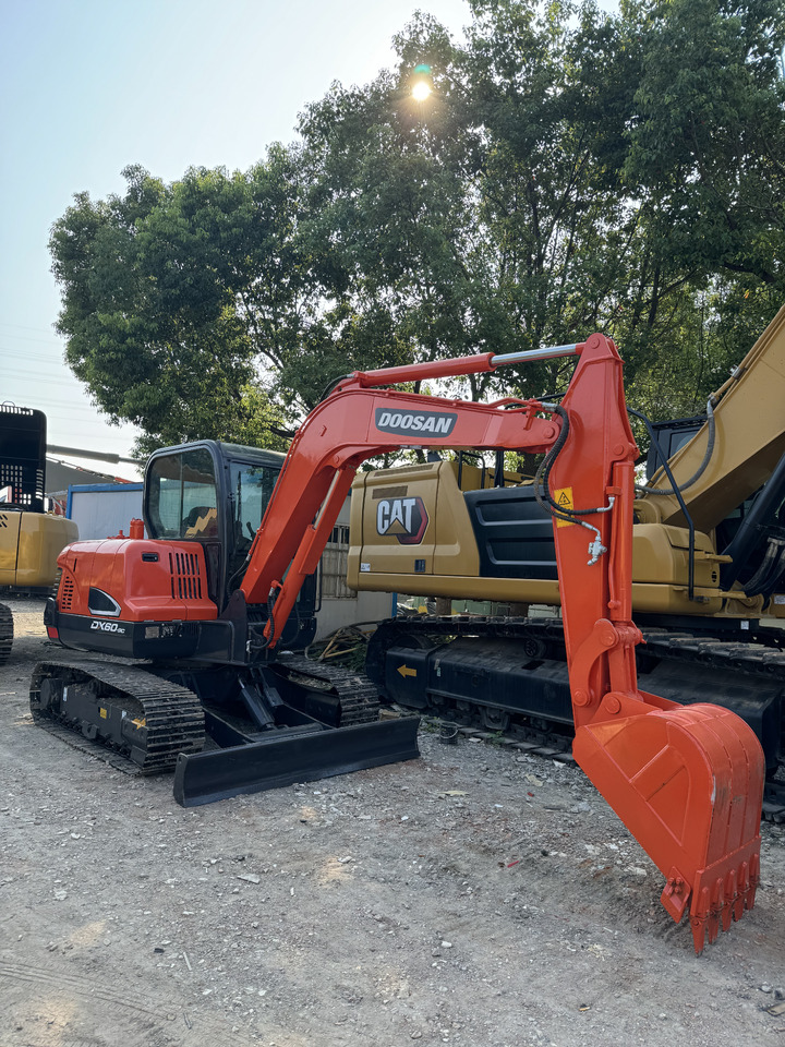 DOOSAN DX60 - Гусеничний екскаватор: фото 3 DOOSAN DX60 - Гусеничний екскаватор: фото 3