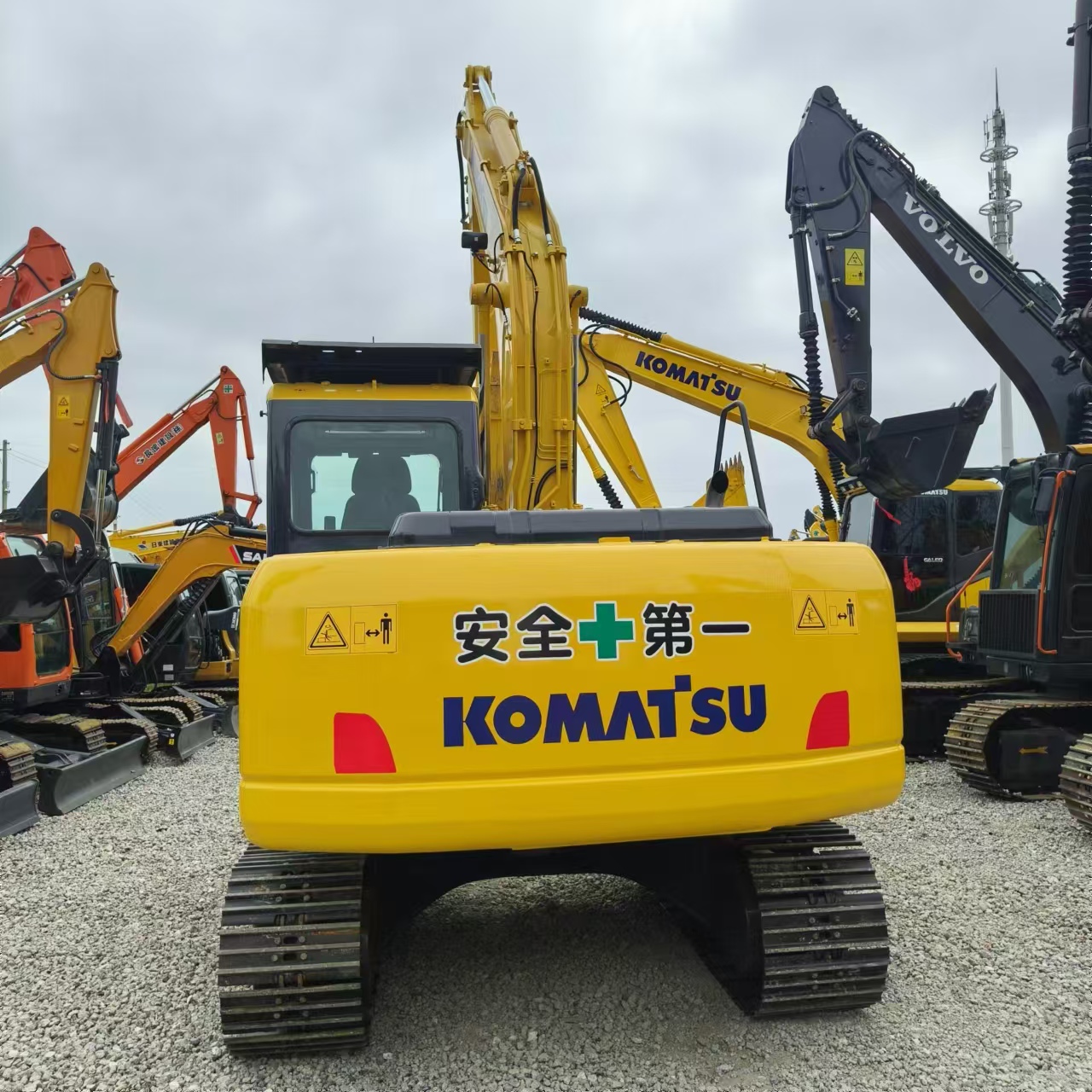 KOMATSU PC110 - Гусеничний екскаватор: фото 4 KOMATSU PC110 - Гусеничний екскаватор: фото 4