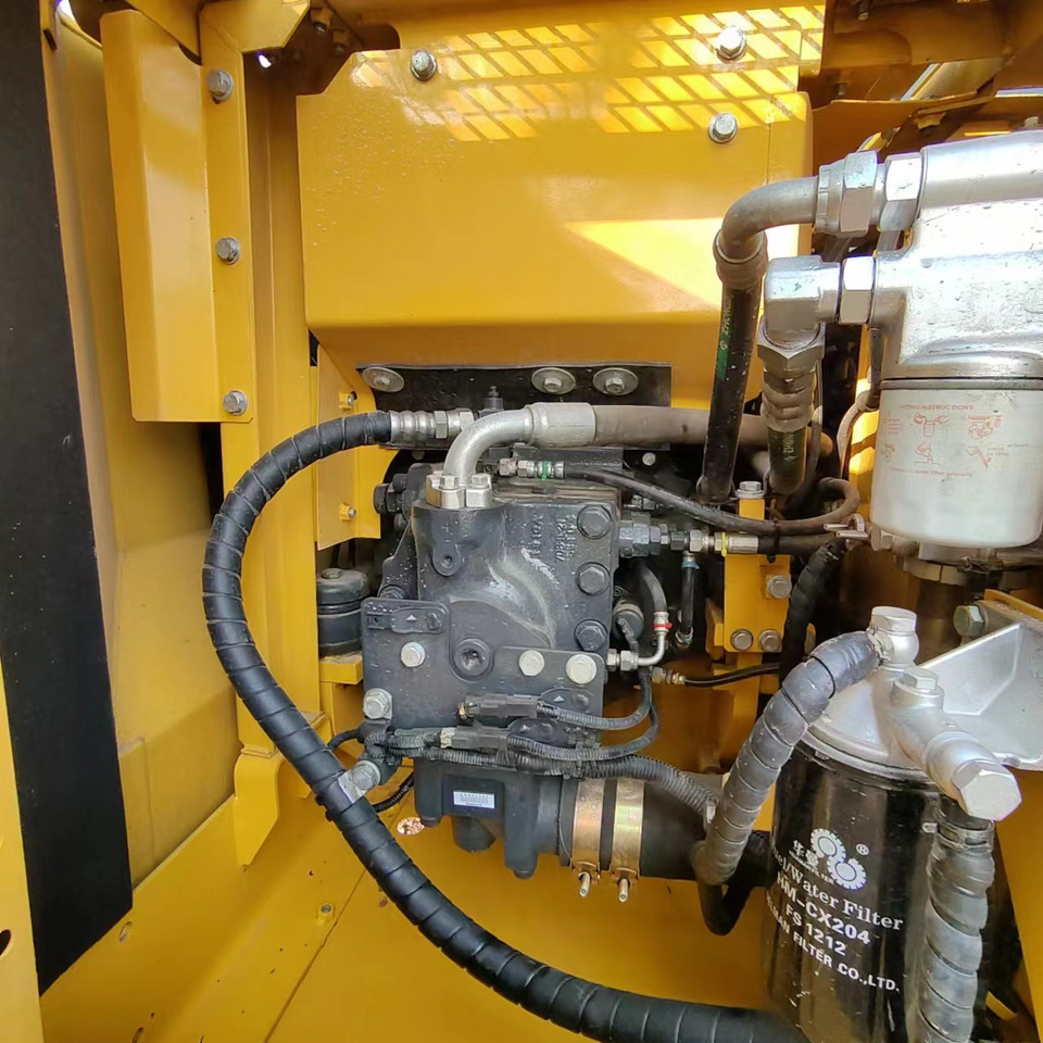 Гусеничний екскаватор KOMATSU PC130: фото 11