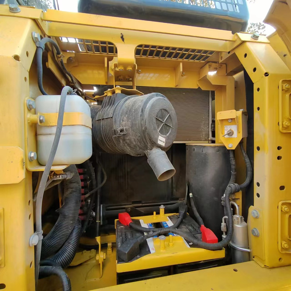 Гусеничний екскаватор KOMATSU PC130: фото 6