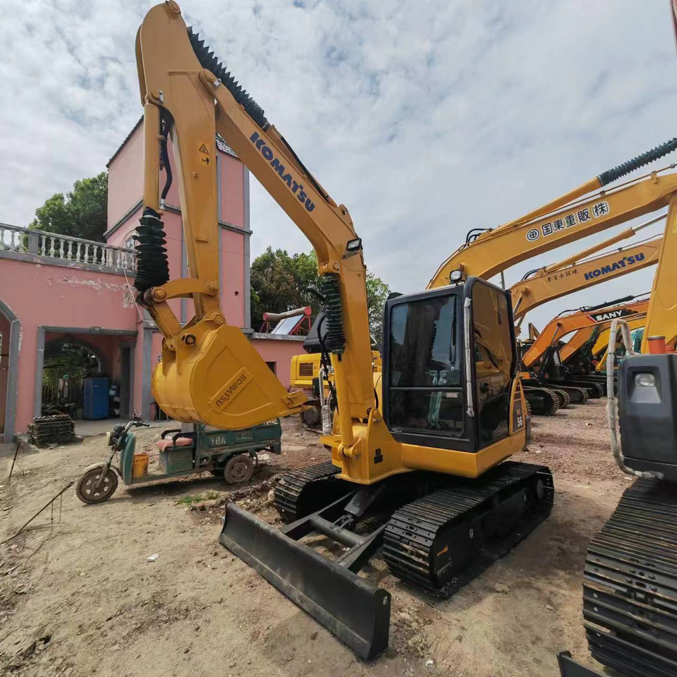 KOMATSU PC56 - Гусеничний екскаватор: фото 1 KOMATSU PC56 - Гусеничний екскаватор: фото 1
