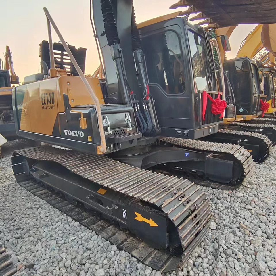 Гусеничний екскаватор VOLVO EC140: фото 18