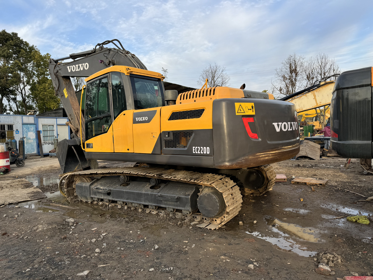 VOLVO EC220D - Гусеничний екскаватор: фото 1 VOLVO EC220D - Гусеничний екскаватор: фото 1