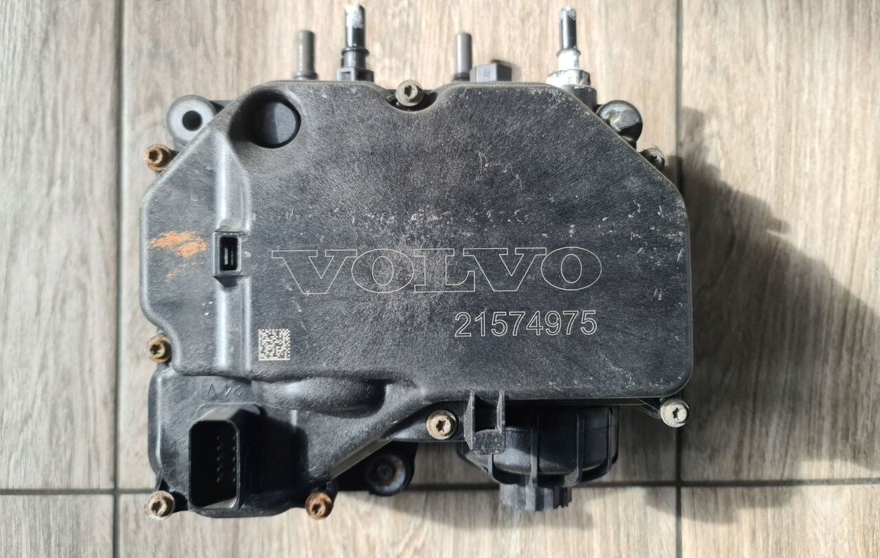 21574975 Volvo FH4 - Вихлопна система в категорії Вантажівки: фото 3 21574975 Volvo FH4 - Вихлопна система в категорії Вантажівки: фото 3