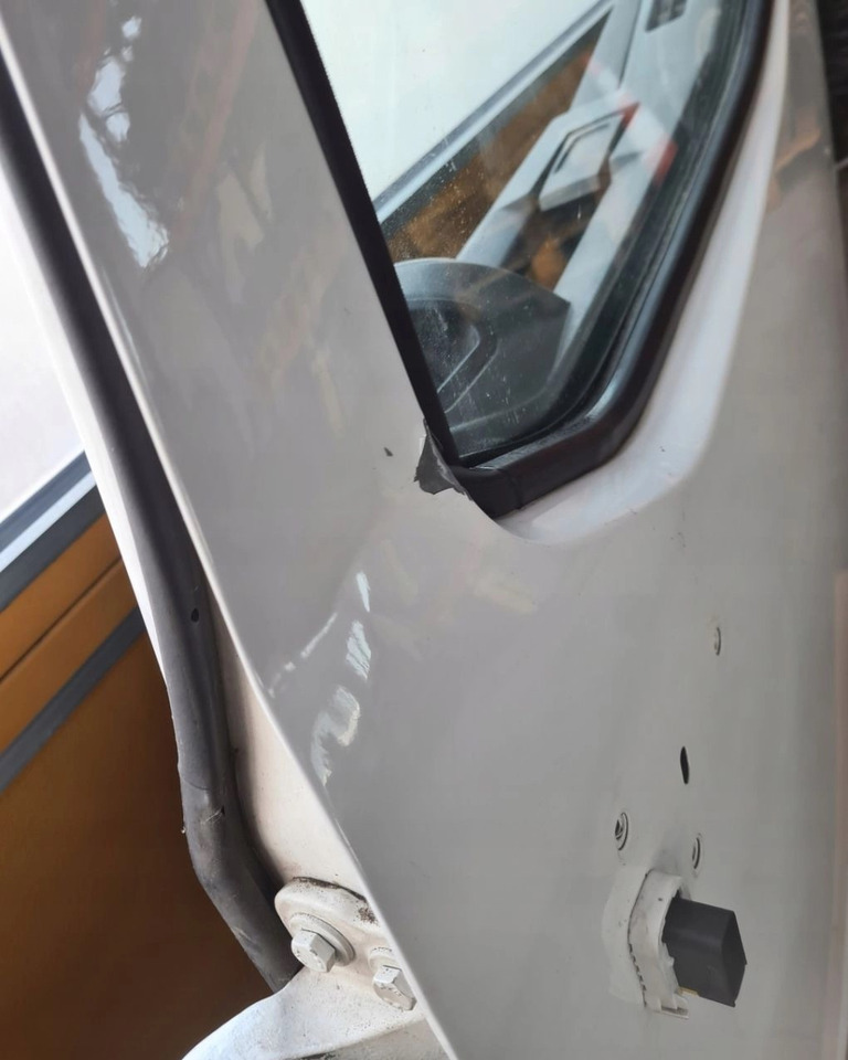 DRZWI KOMPLETNE LEWE RENAULT GAMA T K C RANGE ŚREDNIA KABINA - Двері та запчастини: фото 3 DRZWI KOMPLETNE LEWE RENAULT GAMA T K C RANGE ŚREDNIA KABINA - Двері та запчастини: фото 3