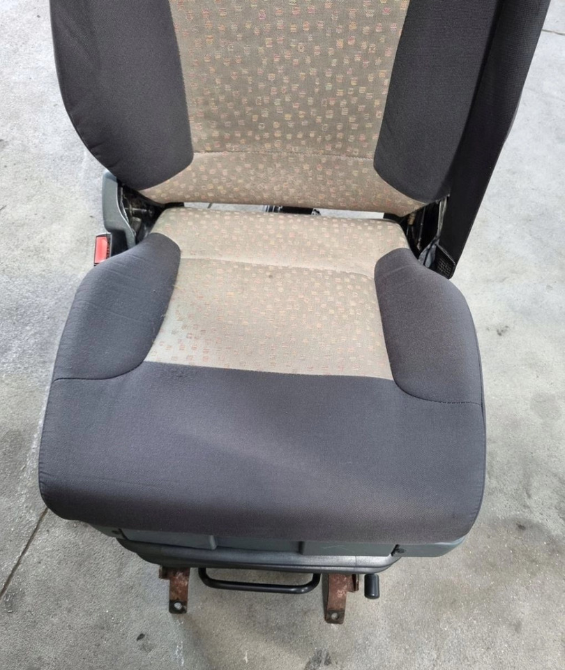 FOTEL LEWY SIEDZENIE KIEROWCY RENAULT MIDLUM PREMIUM DXI - Сидіння: фото 5 FOTEL LEWY SIEDZENIE KIEROWCY RENAULT MIDLUM PREMIUM DXI - Сидіння: фото 5