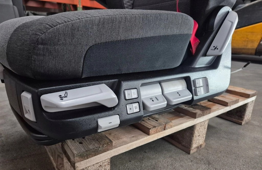 FOTEL PNEUMATYCZY SIEDZENIE KIEROWCY RENAULT RANGE GAMA T C K EVO LIFT - Сидіння: фото 4 FOTEL PNEUMATYCZY SIEDZENIE KIEROWCY RENAULT RANGE GAMA T C K EVO LIFT - Сидіння: фото 4
