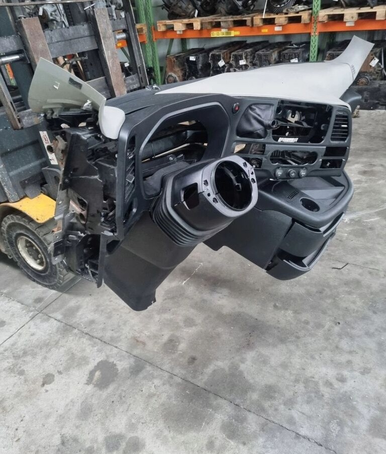 Ford KONSOLA KOMPLETNA KOKPIT DESKA ROZDZIELCZA STELAŻ F-MAX EURO 6 Ford KONSOLA KOMPLETNA KOKPIT DESKA ROZDZIELCZA STELAŻ FORD F-MAX EURO 6 - Приладова панель в категорії Вантажівки: фото 4 Ford KONSOLA KOMPLETNA KOKPIT DESKA ROZDZIELCZA STELAŻ F-MAX EURO 6 Ford KONSOLA KOMPLETNA KOKPIT DESKA ROZDZIELCZA STELAŻ FORD F-MAX EURO 6 - Приладова панель в категорії Вантажівки: фото 4