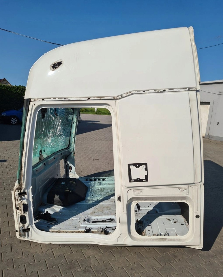 GOŁA SZKIELET POSZYCIE BLACHA RENAULT GAMA T HIGH WYSOKA KABINA - USZKODZONA - Кабіна: фото 2 GOŁA SZKIELET POSZYCIE BLACHA RENAULT GAMA T HIGH WYSOKA KABINA - USZKODZONA - Кабіна: фото 2