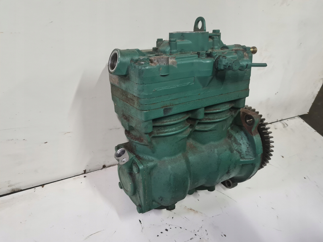 KNORR-BREMSE SPRĘŻARKA KOMPRESOR POWIETRZA RENAULT GAMA T EVO VOLVO FH 5 FM 5 ORYGINAŁ - Пневмокомпресор в категорії Вантажівки: фото 3 KNORR-BREMSE SPRĘŻARKA KOMPRESOR POWIETRZA RENAULT GAMA T EVO VOLVO FH 5 FM 5 ORYGINAŁ - Пневмокомпресор в категорії Вантажівки: фото 3