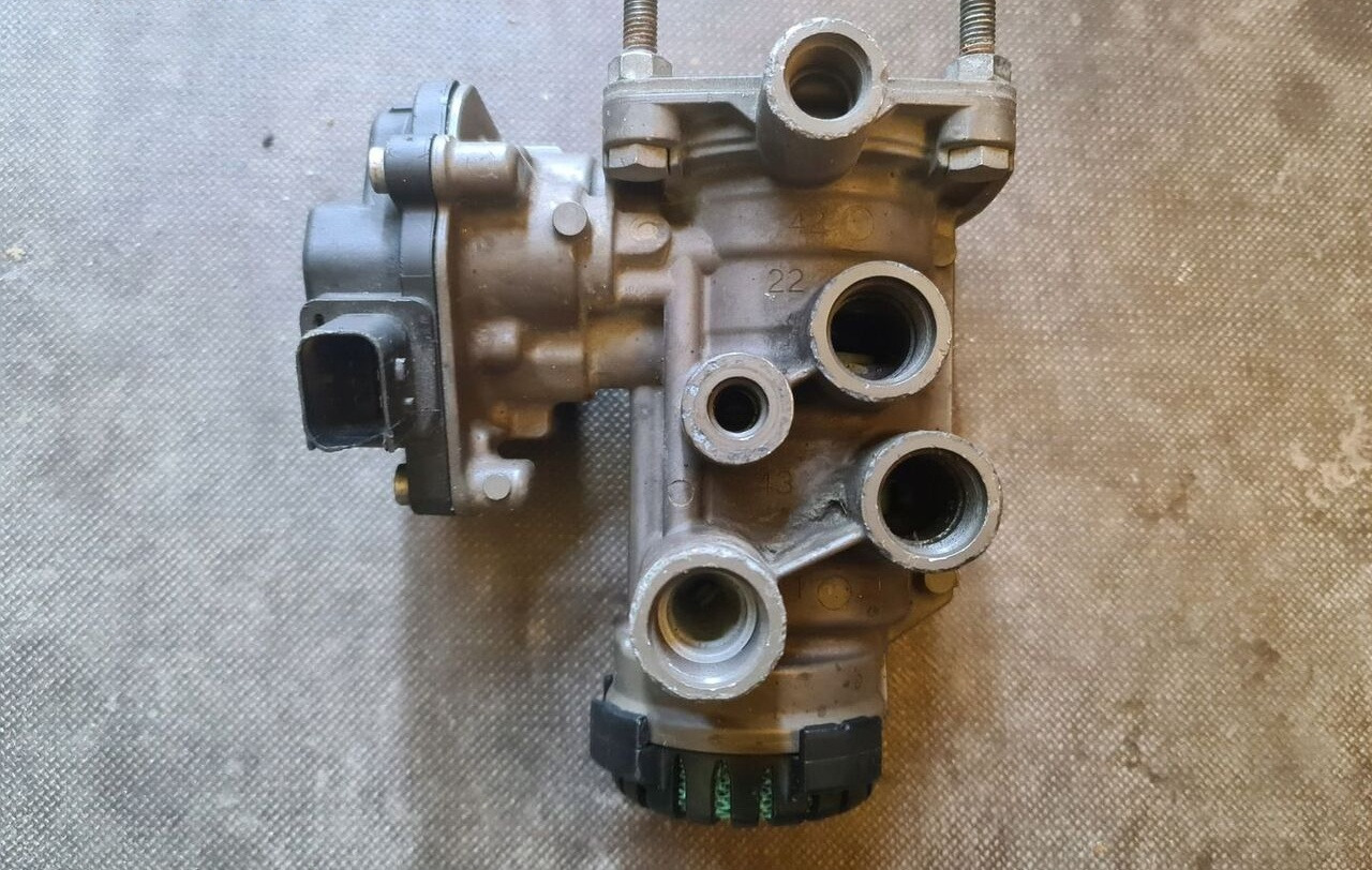 Knorr-Bremse Europa Renault Gama, Range T / Volvo FH, FM4 - Гальмівний клапан в категорії Вантажівки: фото 2 Knorr-Bremse Europa Renault Gama, Range T / Volvo FH, FM4 - Гальмівний клапан в категорії Вантажівки: фото 2