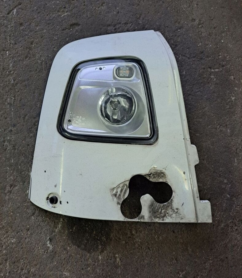 NAROŻNIK PRAWY HALOGEN OSŁONA KABINY 82145721 Volvo FH 4 - Кузов і екстер'єр в категорії Вантажівки: фото 2 NAROŻNIK PRAWY HALOGEN OSŁONA KABINY 82145721 Volvo FH 4 - Кузов і екстер'єр в категорії Вантажівки: фото 2