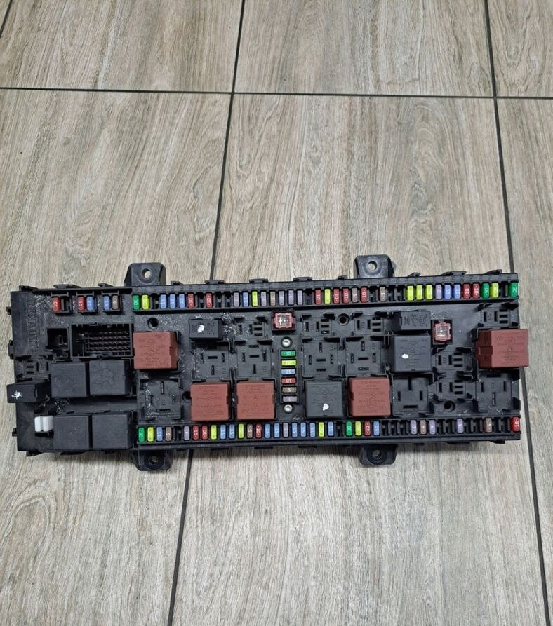 PŁYTA BEZPIECZNIKÓW SKRZYNKA RENAULT GAMA T RANGE - Запобіжник в категорії Вантажівки: фото 2 PŁYTA BEZPIECZNIKÓW SKRZYNKA RENAULT GAMA T RANGE - Запобіжник в категорії Вантажівки: фото 2