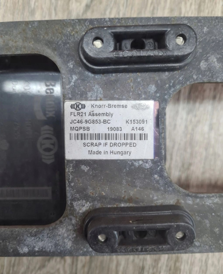 RADAR DISTRONIK CZUJNIK SENSOR MOCOWANIE FORD F-MAX 500 TRUCKS EURO 6 K096653H001 575127535 JC46 9G853 BC - Давач: фото 4 RADAR DISTRONIK CZUJNIK SENSOR MOCOWANIE FORD F-MAX 500 TRUCKS EURO 6 K096653H001 575127535 JC46 9G853 BC - Давач: фото 4
