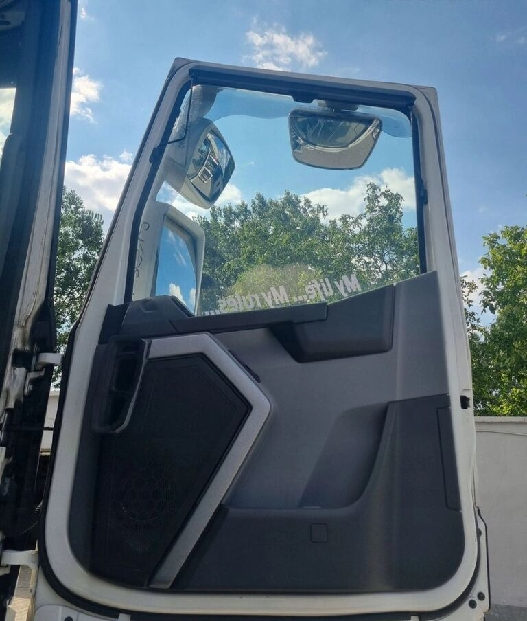 Renault KOMPLETNE PRAWE GAMA T K C RANGE WYSOKA KABINA HIGH Renault Gama T K C - Двері та запчастини в категорії Вантажівки: фото 2 Renault KOMPLETNE PRAWE GAMA T K C RANGE WYSOKA KABINA HIGH Renault Gama T K C - Двері та запчастини в категорії Вантажівки: фото 2