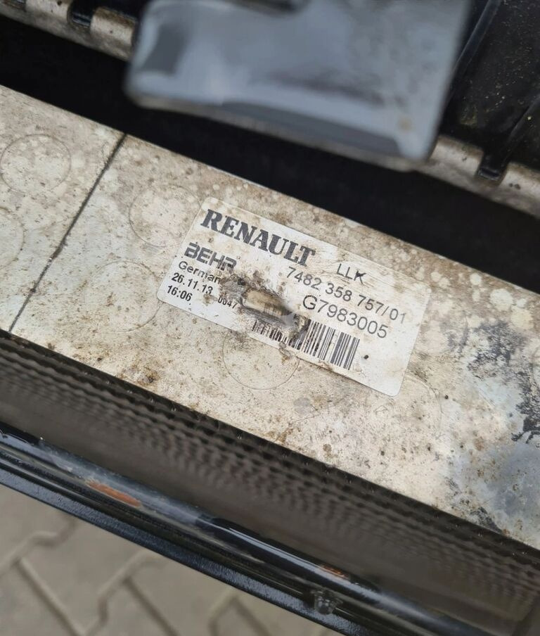 Renault OE Renault RENAULT PREMIUM 2 KERAX LANDER DXI truck - Радіатор в категорії Вантажівки: фото 2 Renault OE Renault RENAULT PREMIUM 2 KERAX LANDER DXI truck - Радіатор в категорії Вантажівки: фото 2