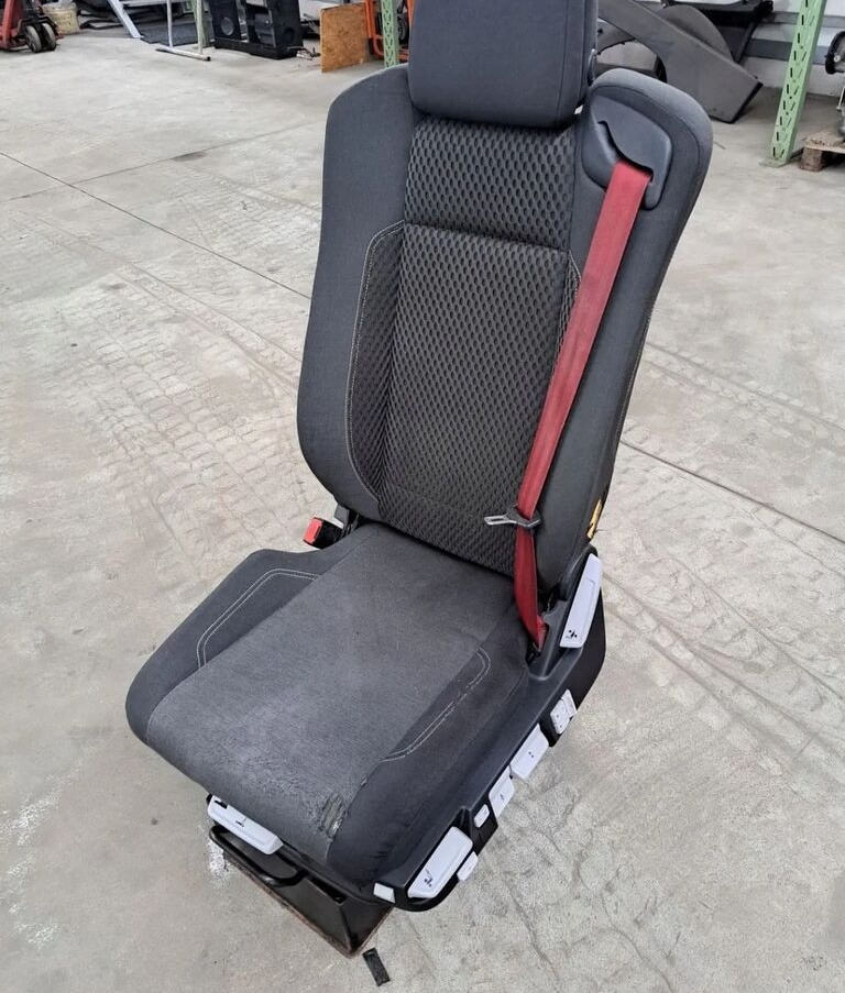 Renault SIEDZENIE KIEROWCY Renault RANGE GAMA T C K - Сидіння в категорії Вантажівки: фото 1 Renault SIEDZENIE KIEROWCY Renault RANGE GAMA T C K - Сидіння в категорії Вантажівки: фото 1