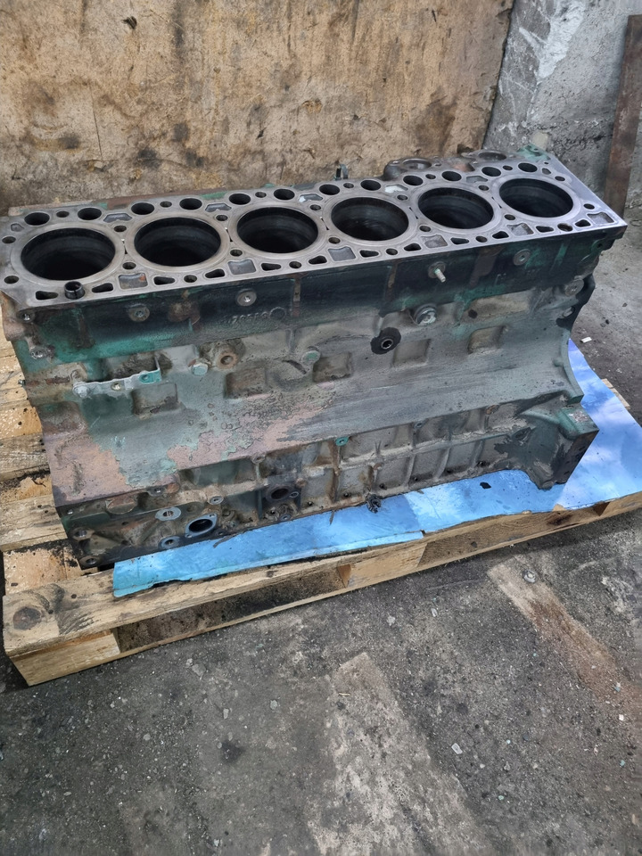 VOLVO BLOK SILNIKA GOŁY SŁUPEK VOLVO FL FE RENAULT PREMIUM MIDLUM DXI 7 D7F - Блок циліндрів в категорії Вантажівки: фото 1 VOLVO BLOK SILNIKA GOŁY SŁUPEK VOLVO FL FE RENAULT PREMIUM MIDLUM DXI 7 D7F - Блок циліндрів в категорії Вантажівки: фото 1