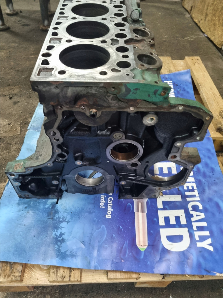 VOLVO BLOK SILNIKA GOŁY SŁUPEK VOLVO FL FE RENAULT PREMIUM MIDLUM DXI 7 D7F - Блок циліндрів в категорії Вантажівки: фото 4 VOLVO BLOK SILNIKA GOŁY SŁUPEK VOLVO FL FE RENAULT PREMIUM MIDLUM DXI 7 D7F - Блок циліндрів в категорії Вантажівки: фото 4