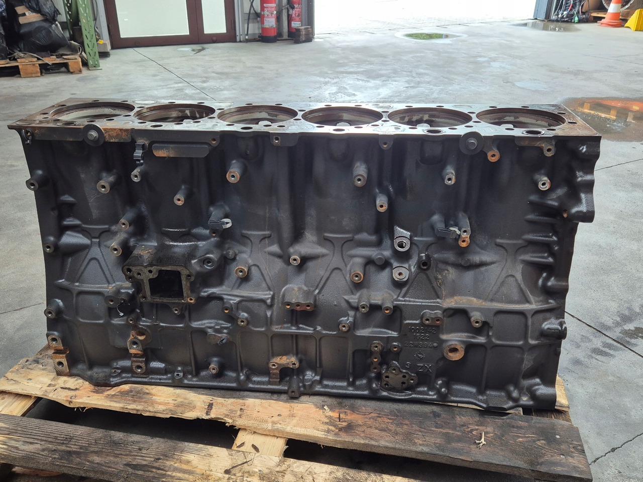 VOLVO BLOK SILNIKA RENAULT GAMA RANGE T EVO TURBOCOMPOUND VOLVO FH 5 D13K 2226825 K8 - Блок циліндрів в категорії Вантажівки: фото 2 VOLVO BLOK SILNIKA RENAULT GAMA RANGE T EVO TURBOCOMPOUND VOLVO FH 5 D13K 2226825 K8 - Блок циліндрів в категорії Вантажівки: фото 2