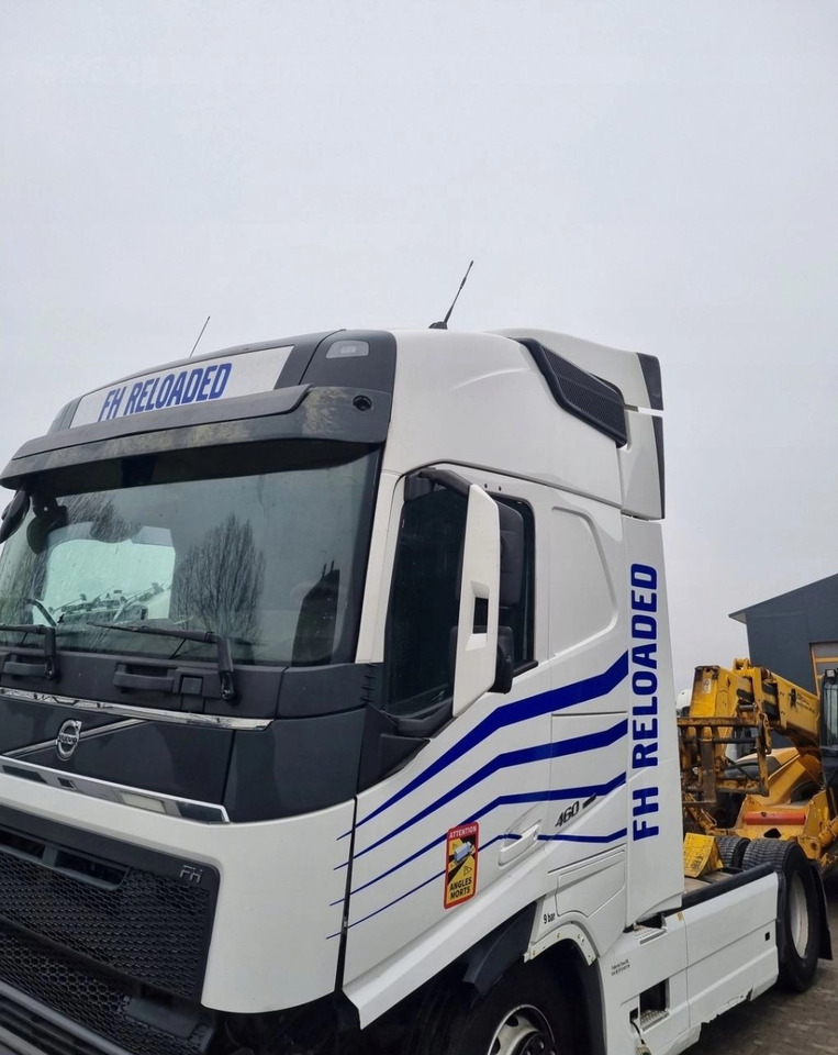VOLVO KOMPLETNA VOLVO FH 4 EURO 6 GLOBETROTTER - Кабіна: фото 2 VOLVO KOMPLETNA VOLVO FH 4 EURO 6 GLOBETROTTER - Кабіна: фото 2