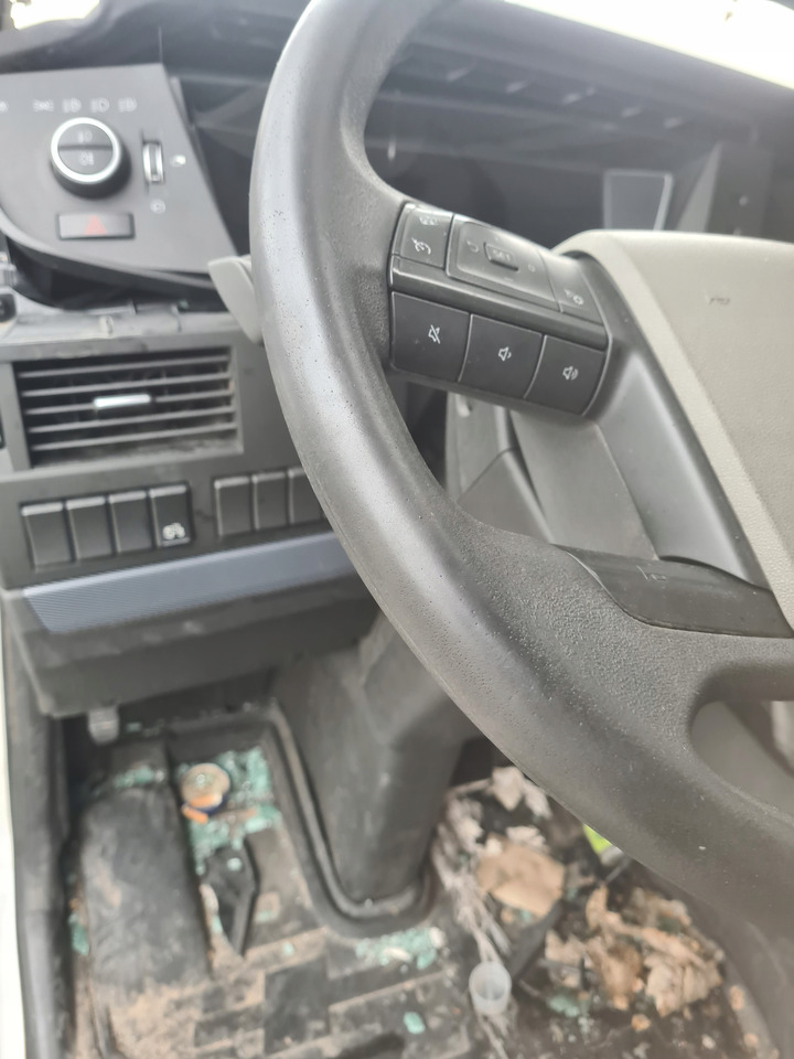 VOLVO WIELOFUNKCYJNA KOMPLETNA - Рульове колесо в категорії Вантажівки: фото 5 VOLVO WIELOFUNKCYJNA KOMPLETNA - Рульове колесо в категорії Вантажівки: фото 5