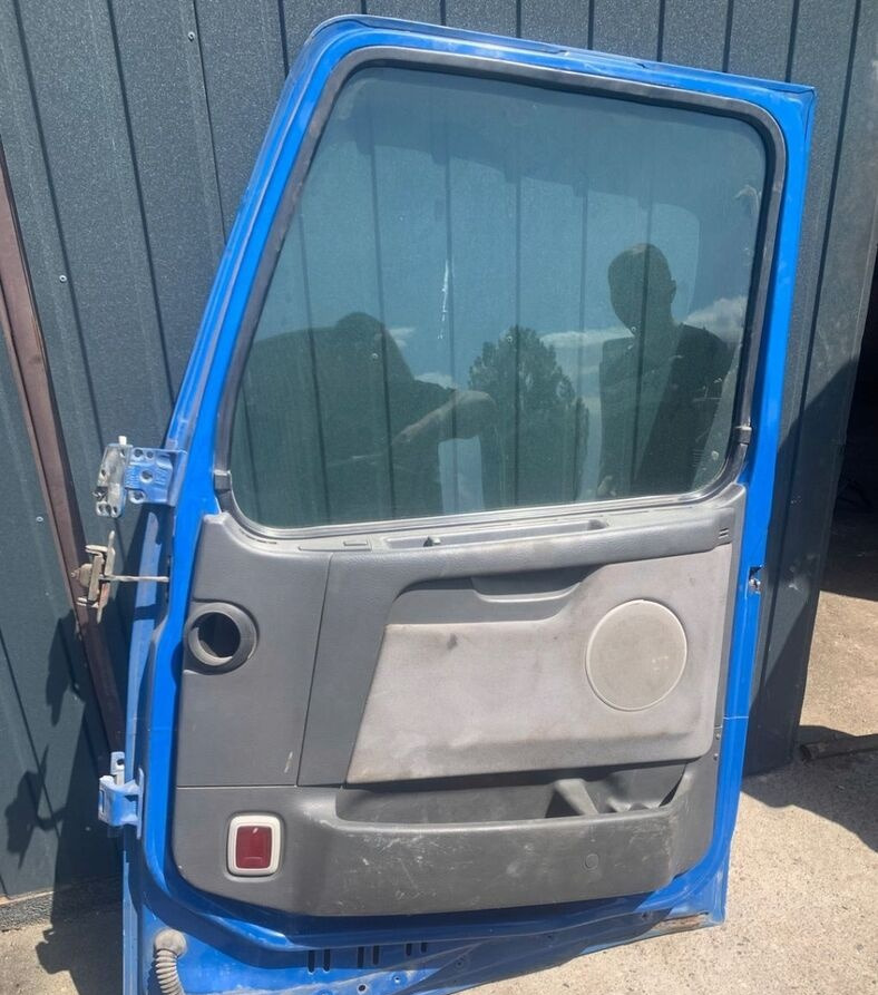 Volvo FH 12 13 - Двері та запчастини в категорії Вантажівки: фото 4 Volvo FH 12 13 - Двері та запчастини в категорії Вантажівки: фото 4