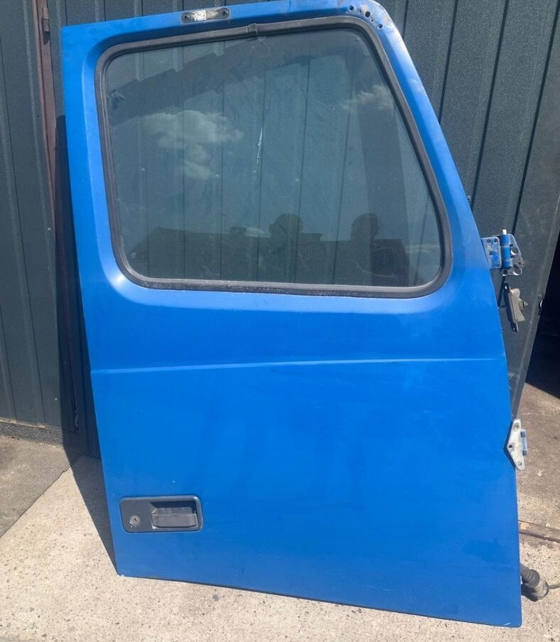 Volvo FH 12 13 - Двері та запчастини в категорії Вантажівки: фото 1 Volvo FH 12 13 - Двері та запчастини в категорії Вантажівки: фото 1