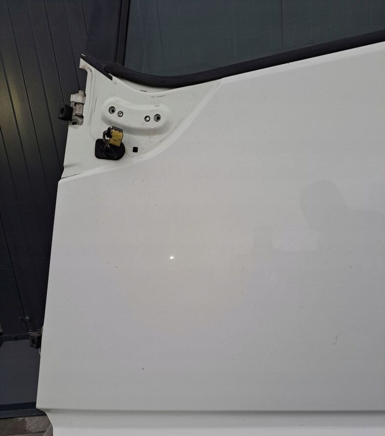 Volvo FH 4 - Двері та запчастини в категорії Вантажівки: фото 5 Volvo FH 4 - Двері та запчастини в категорії Вантажівки: фото 5