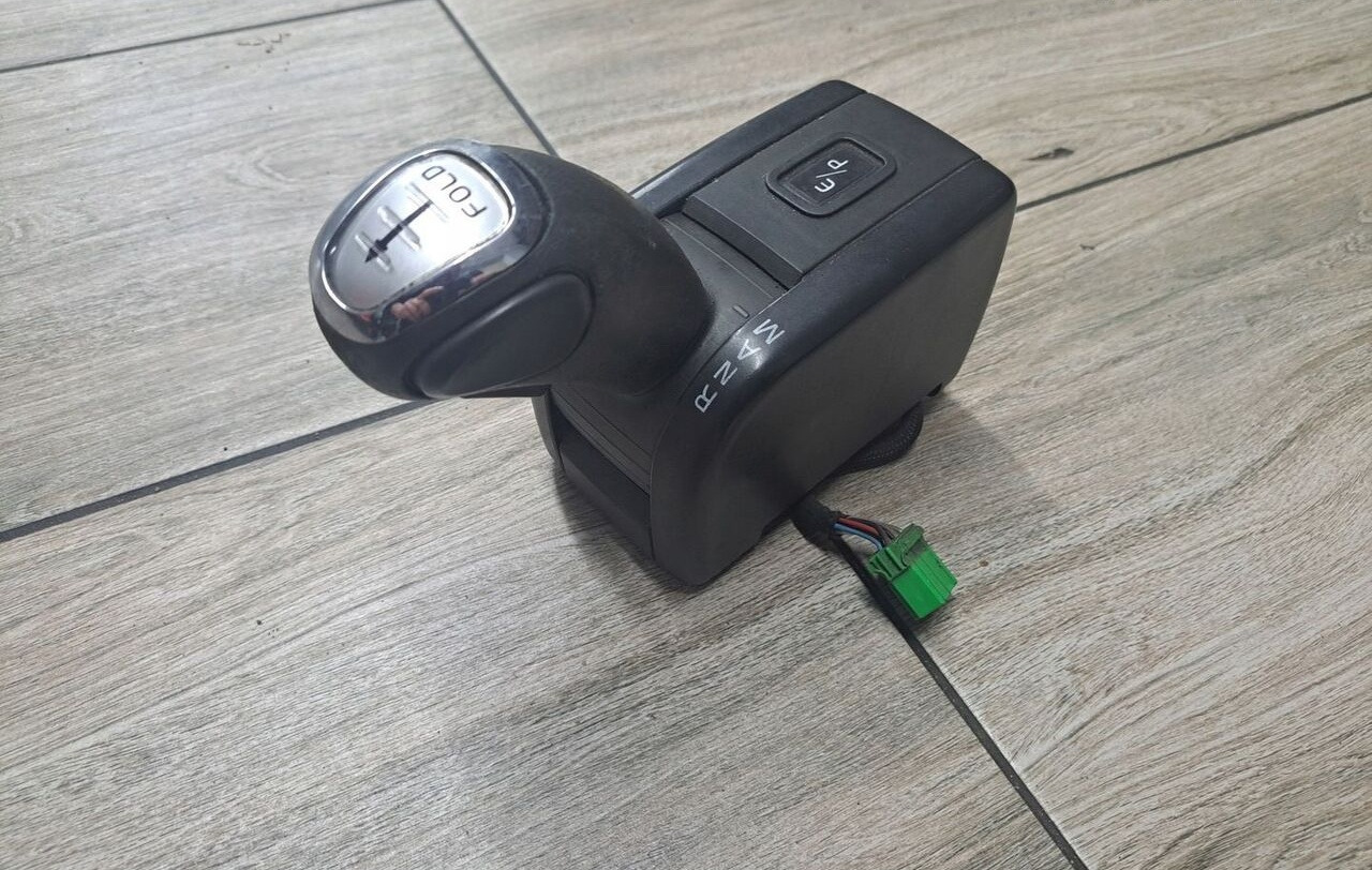 Volvo JOYSTICK BIEGÓW GAŁKA LEWAREK FH FM 9 12 13 21024535 - Важіль перемикання передач в категорії Вантажівки: фото 2 Volvo JOYSTICK BIEGÓW GAŁKA LEWAREK FH FM 9 12 13 21024535 - Важіль перемикання передач в категорії Вантажівки: фото 2