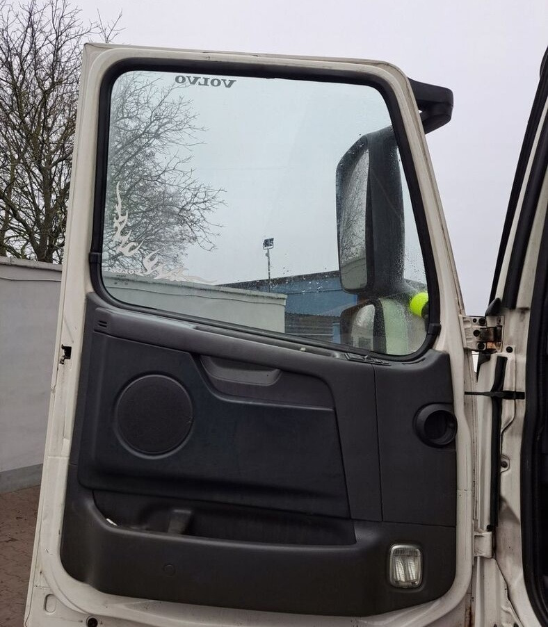 Volvo KOMPLETNE LIFT Volvo FH 13 - Двері та запчастини в категорії Вантажівки: фото 3 Volvo KOMPLETNE LIFT Volvo FH 13 - Двері та запчастини в категорії Вантажівки: фото 3