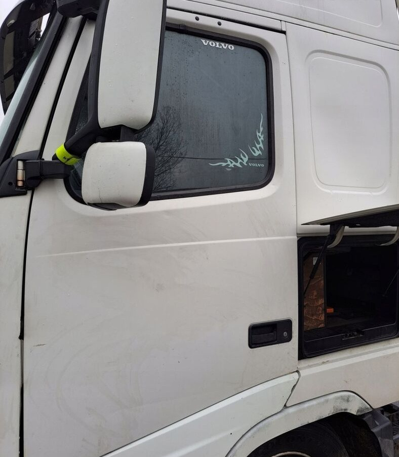 Volvo KOMPLETNE LIFT Volvo FH 13 - Двері та запчастини в категорії Вантажівки: фото 1 Volvo KOMPLETNE LIFT Volvo FH 13 - Двері та запчастини в категорії Вантажівки: фото 1