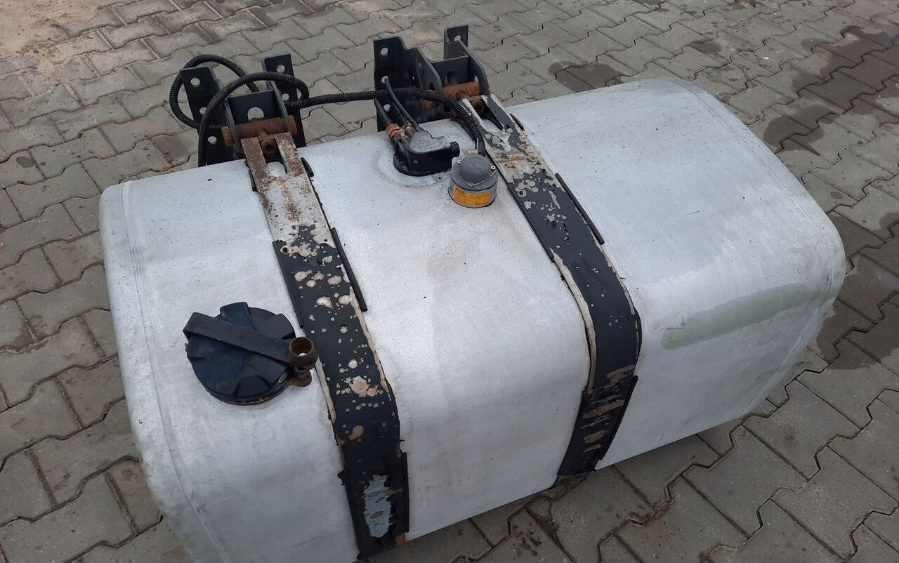 Volvo ZBIORNIK PALIWA RENAULT DXI VOLVO FH FM LOW DECK - Паливний бак в категорії Вантажівки: фото 4 Volvo ZBIORNIK PALIWA RENAULT DXI VOLVO FH FM LOW DECK - Паливний бак в категорії Вантажівки: фото 4