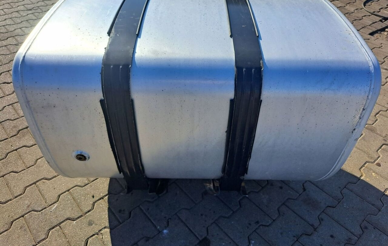 Volvo ZBIORNIK PALIWA VOLVO FH 4 RENAULT GAMA 100/70/70 21516447 - Паливний бак в категорії Вантажівки: фото 4 Volvo ZBIORNIK PALIWA VOLVO FH 4 RENAULT GAMA 100/70/70 21516447 - Паливний бак в категорії Вантажівки: фото 4