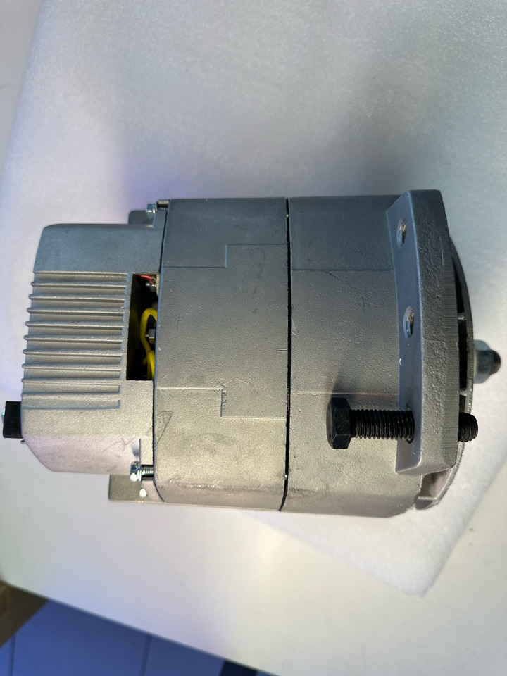 Woda Case combine - Генератор в категорії Вантажівки: фото 3 Woda Case combine - Генератор в категорії Вантажівки: фото 3