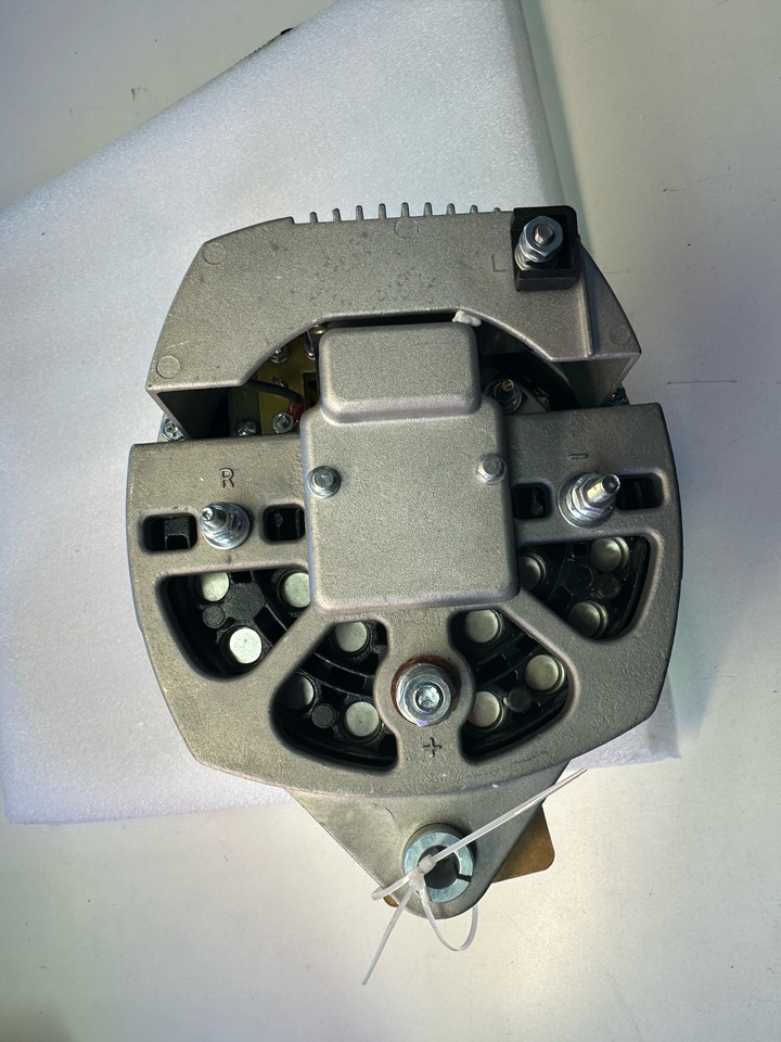 Woda Case combine - Генератор в категорії Вантажівки: фото 4 Woda Case combine - Генератор в категорії Вантажівки: фото 4