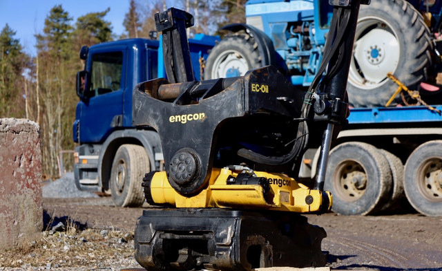 EngconEngcon EC233S-QS80-SS10 - Тилтротатор: фото 2 EngconEngcon EC233S-QS80-SS10 - Тилтротатор: фото 2