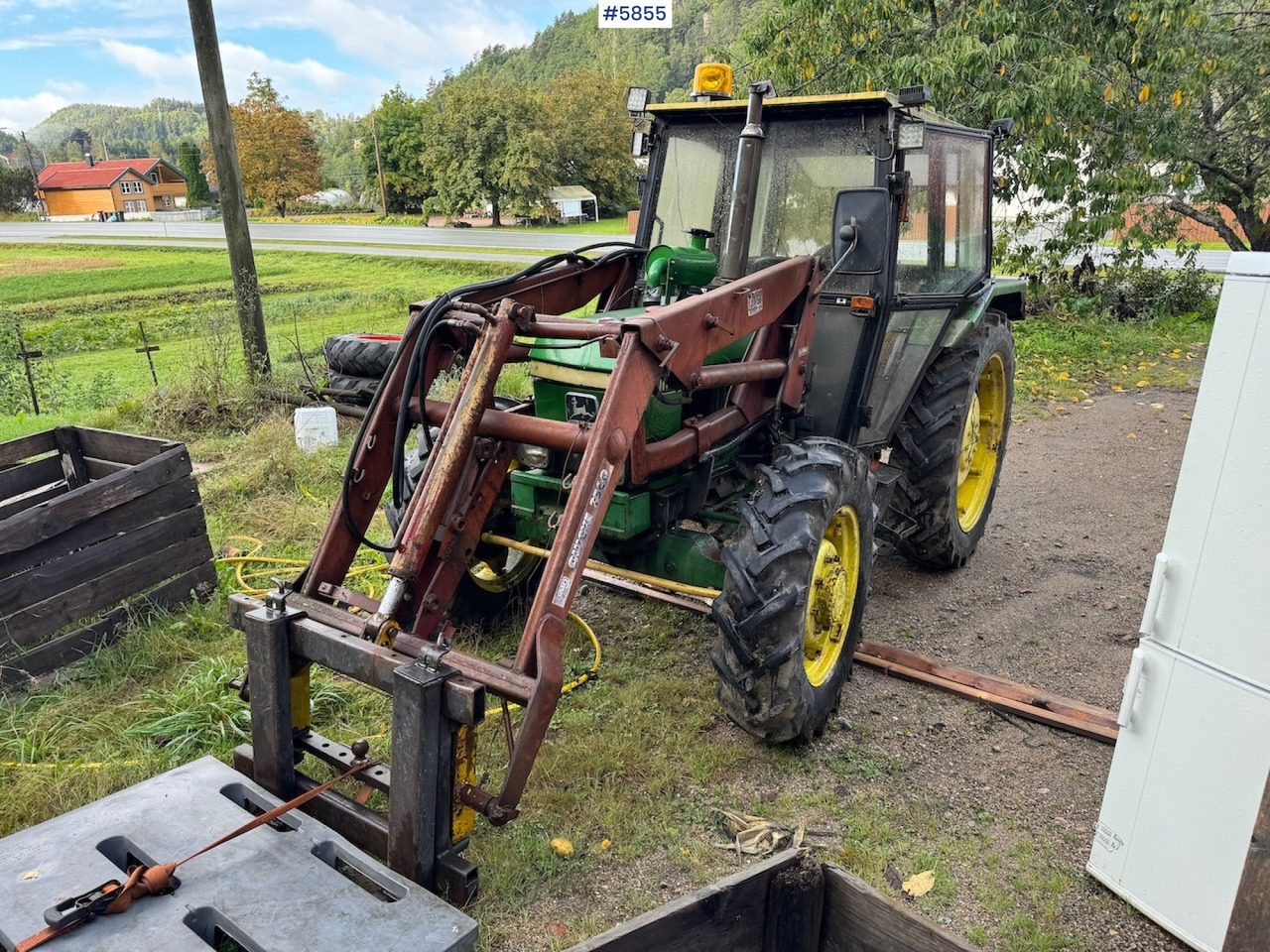 1982 John Deere 1140 with front loader and a parts tractor - Трактор: фото 1 1982 John Deere 1140 with front loader and a parts tractor - Трактор: фото 1