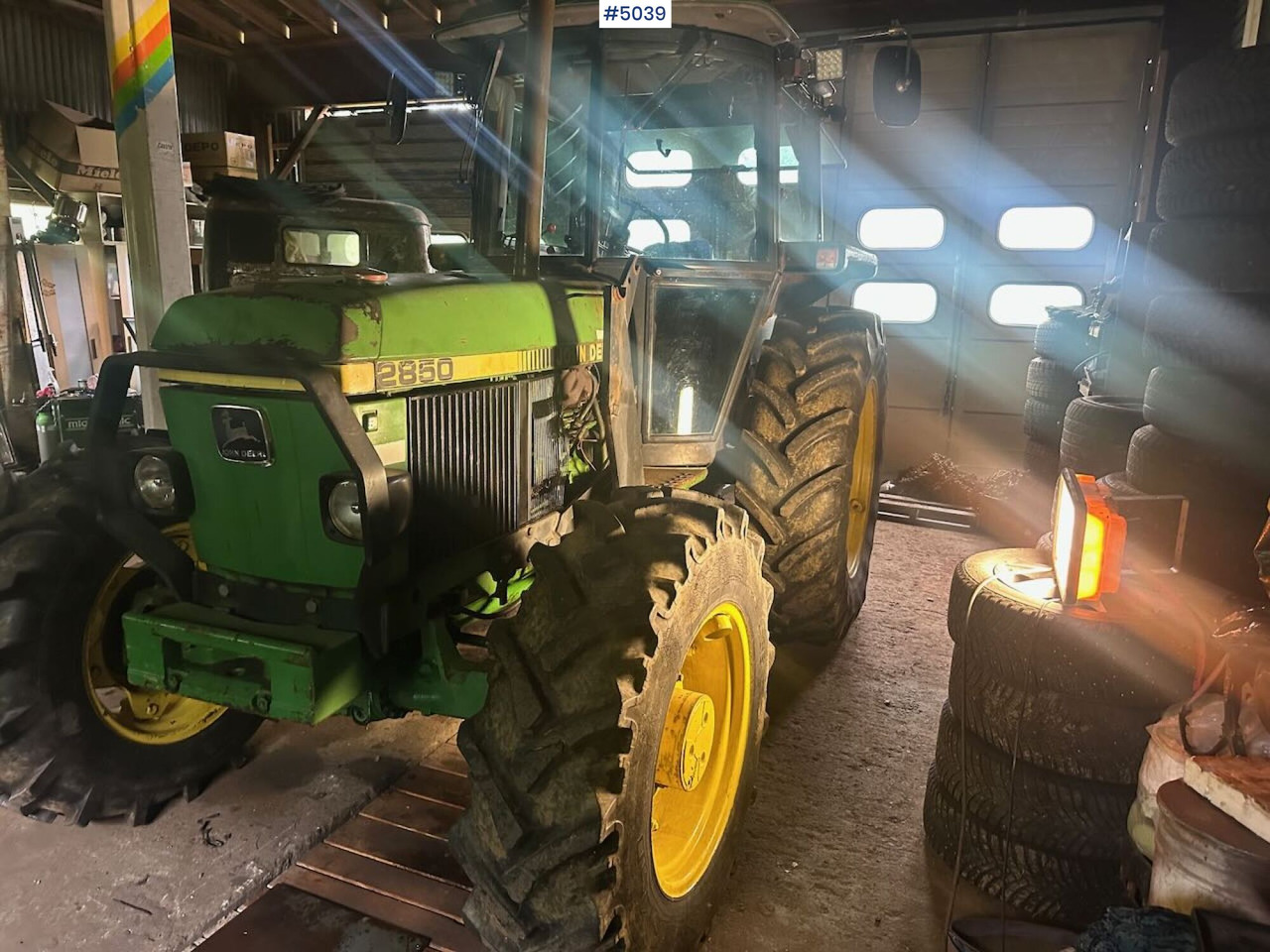 1987 John Deere 2850 Synchron w/ front loader - Трактор: фото 4 1987 John Deere 2850 Synchron w/ front loader - Трактор: фото 4