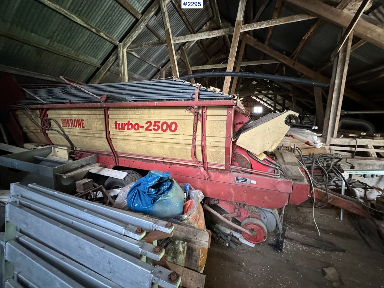 1990 Krone Turbo 2500 Loading trolley - Техніка для сінозаготівлі: фото 1 1990 Krone Turbo 2500 Loading trolley - Техніка для сінозаготівлі: фото 1