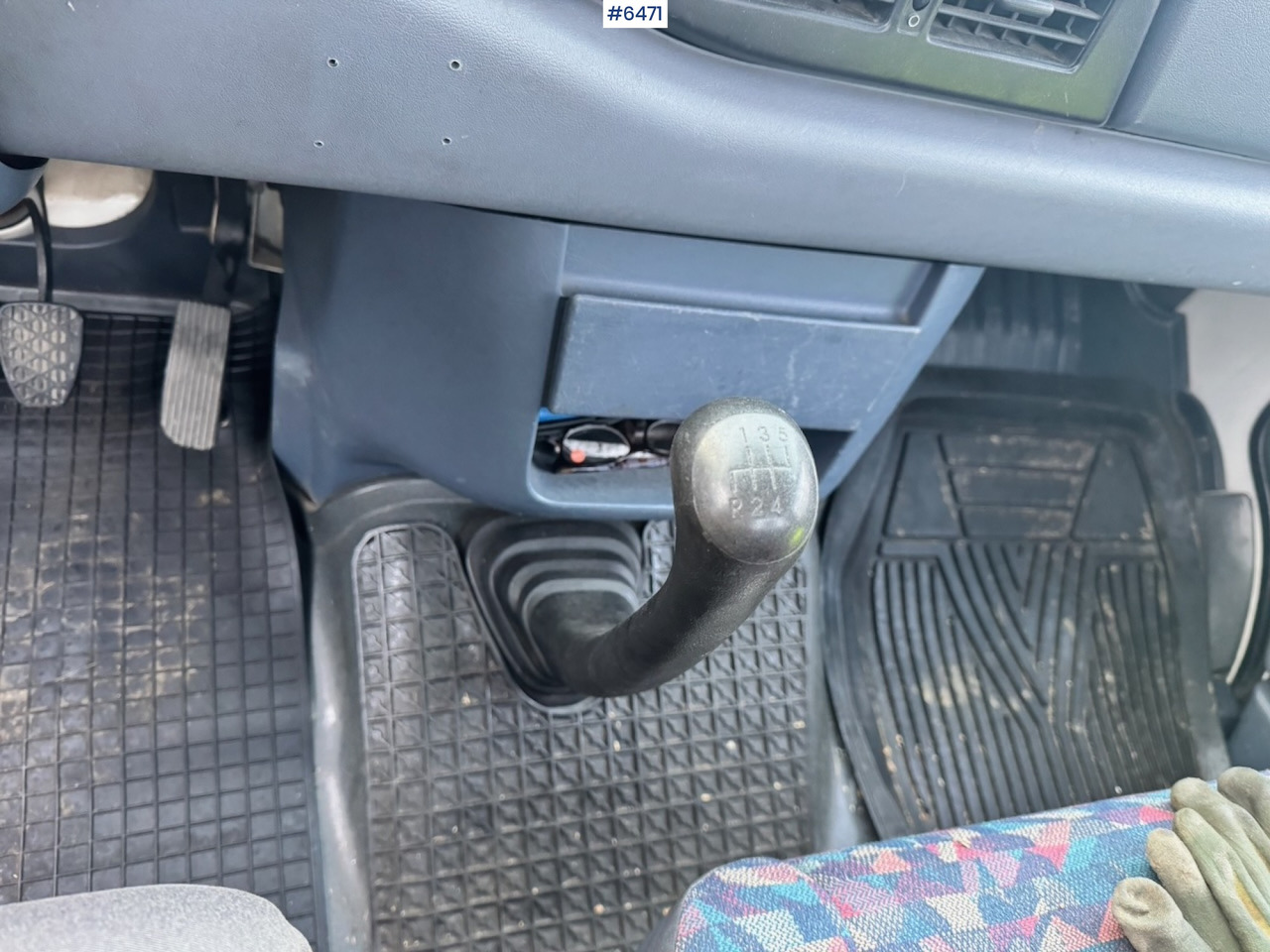 Легка бортова вантажівка 1996 Mercedes 412D Flatbed truck w/ Rear-mounted crane.: фото 17 Легка бортова вантажівка 1996 Mercedes 412D Flatbed truck w/ Rear-mounted crane.: фото 17