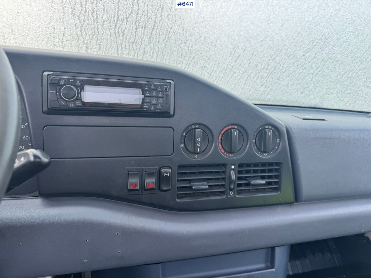 Легка бортова вантажівка 1996 Mercedes 412D Flatbed truck w/ Rear-mounted crane.: фото 18 Легка бортова вантажівка 1996 Mercedes 412D Flatbed truck w/ Rear-mounted crane.: фото 18