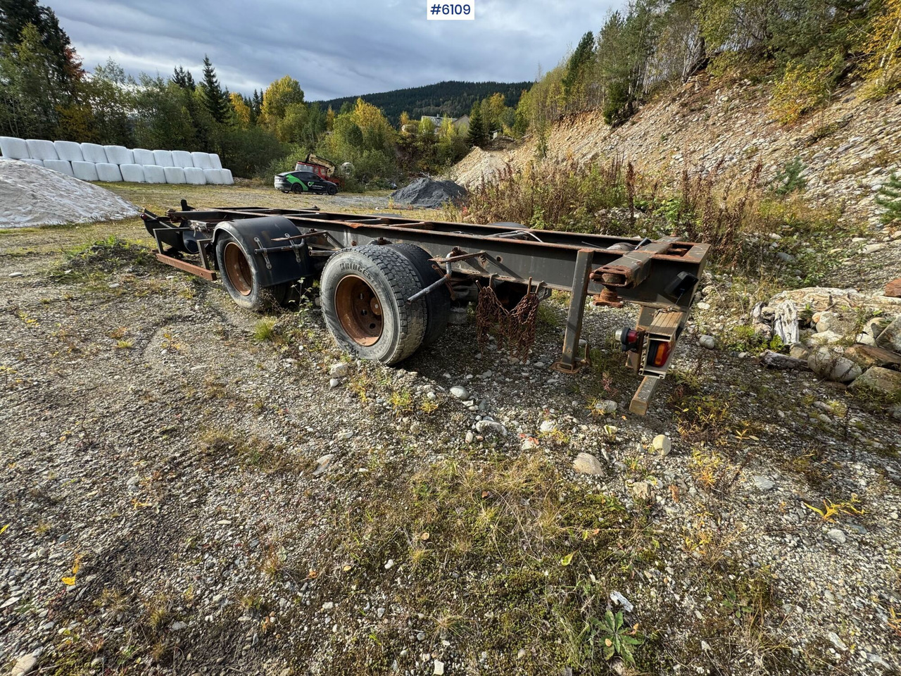 2002 Istrail container trailer. Repair object. - Низькорамна платформа причіп: фото 4 2002 Istrail container trailer. Repair object. - Низькорамна платформа причіп: фото 4