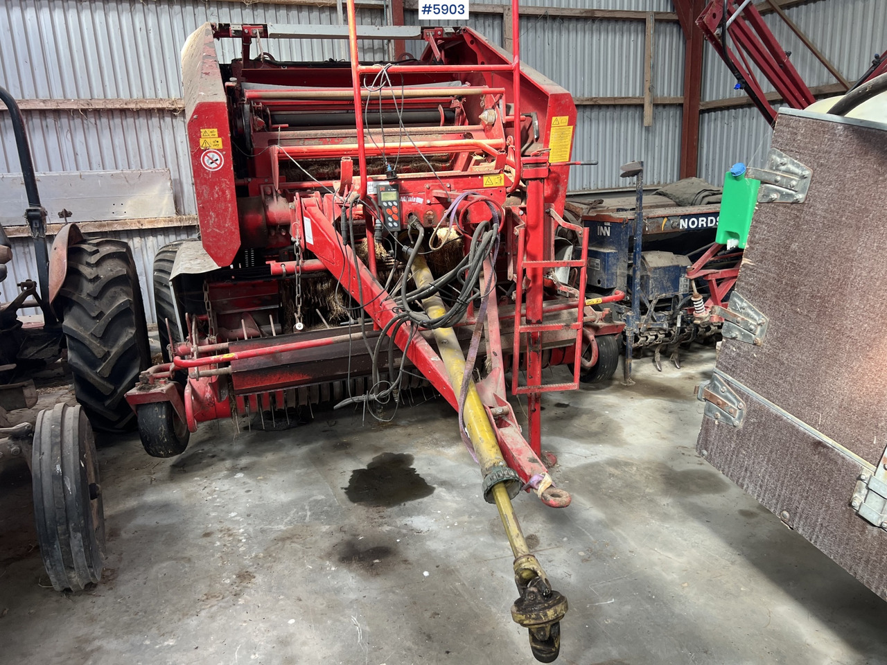 2005 Welger RP 235 press w/ net - Техніка для сінозаготівлі: фото 1 2005 Welger RP 235 press w/ net - Техніка для сінозаготівлі: фото 1