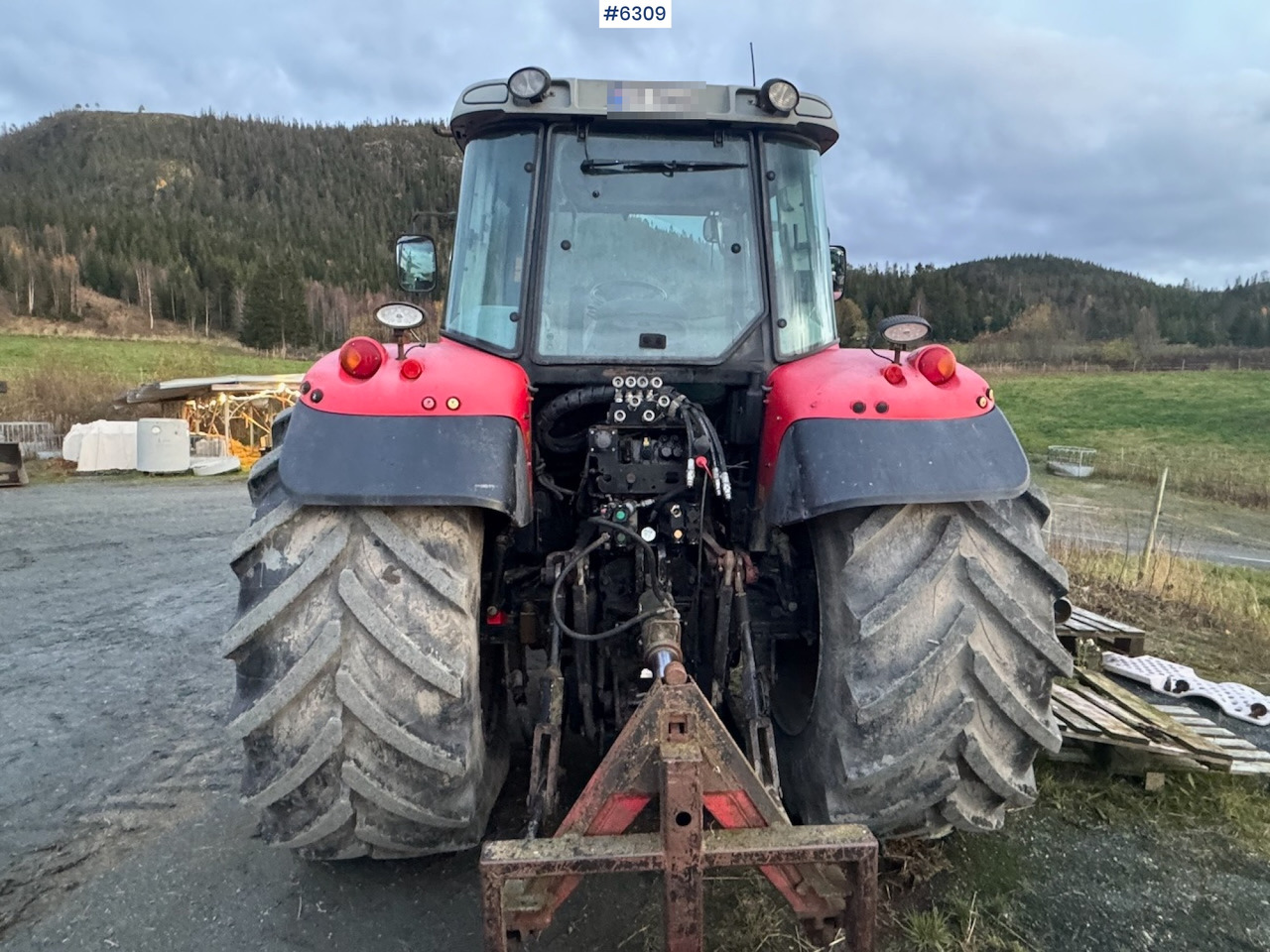 2007 Massey Ferguson 6465 Dyna 6 w/ front loader with 3rd function! - Трактор: фото 4 2007 Massey Ferguson 6465 Dyna 6 w/ front loader with 3rd function! - Трактор: фото 4