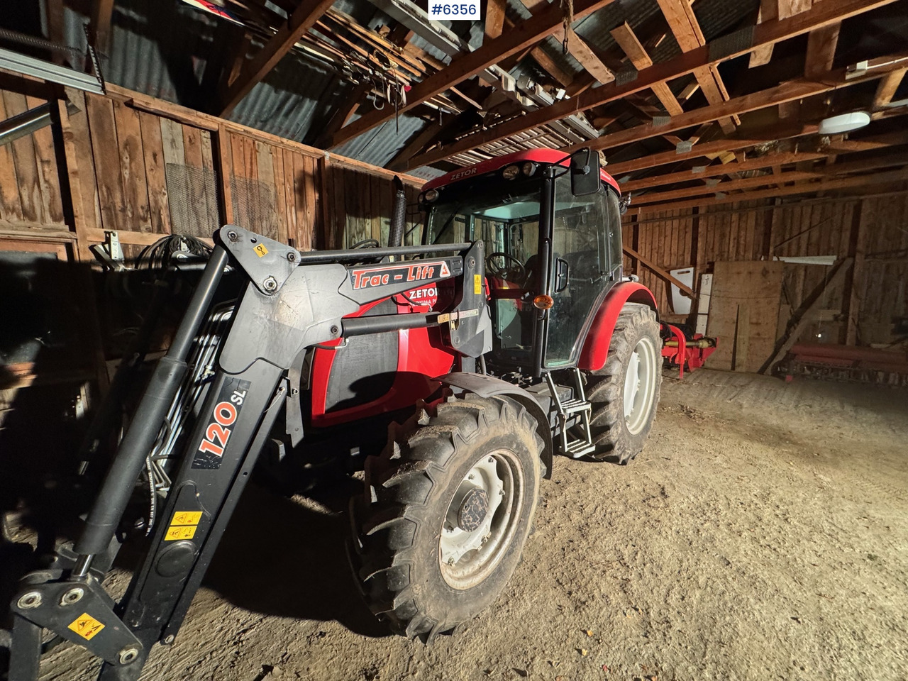 2008 Zetor 8541 Proxima Plus with loader, pallet forks, and snow bucket. Only 1,452 hours! - Трактор: фото 1 2008 Zetor 8541 Proxima Plus with loader, pallet forks, and snow bucket. Only 1,452 hours! - Трактор: фото 1