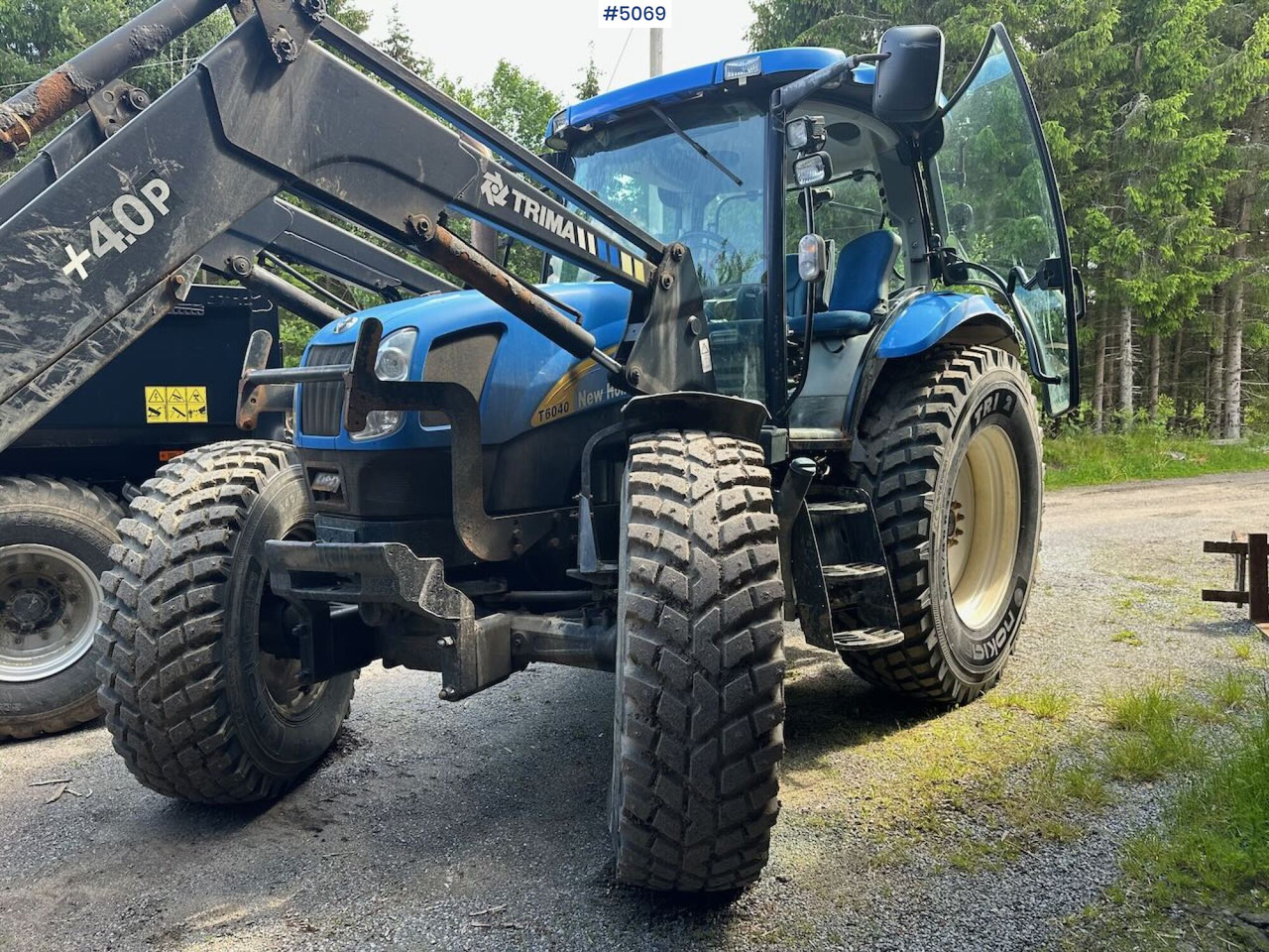 2009 New Holland T6040 SS w/ Trima front loader - Трактор: фото 3 2009 New Holland T6040 SS w/ Trima front loader - Трактор: фото 3