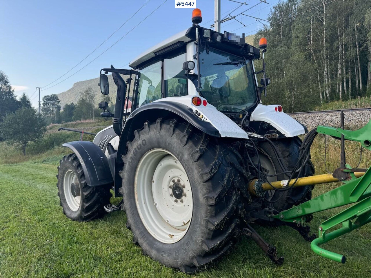 2009 Valtra T202 w/ loader - Трактор: фото 5 2009 Valtra T202 w/ loader - Трактор: фото 5